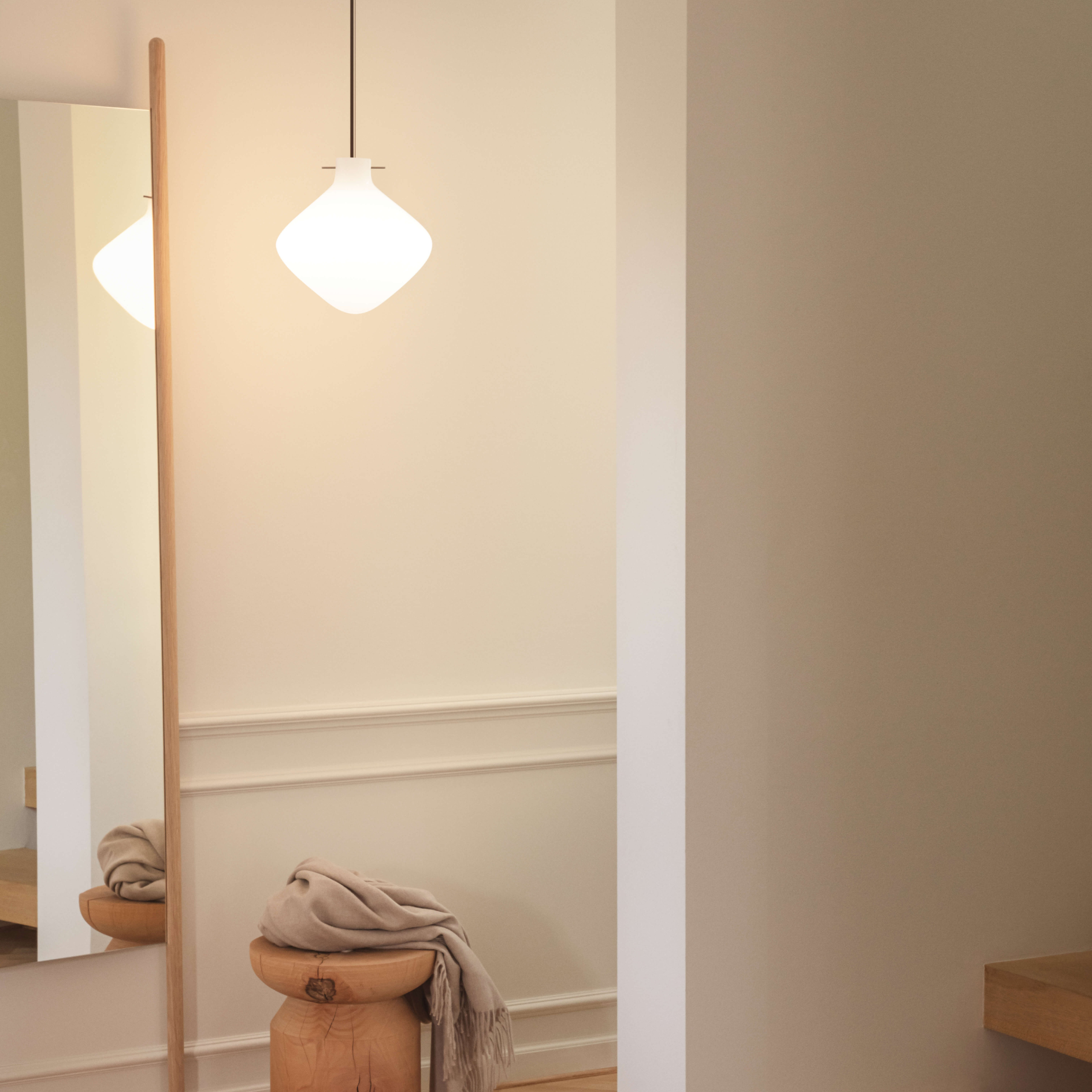 Repose Pendant